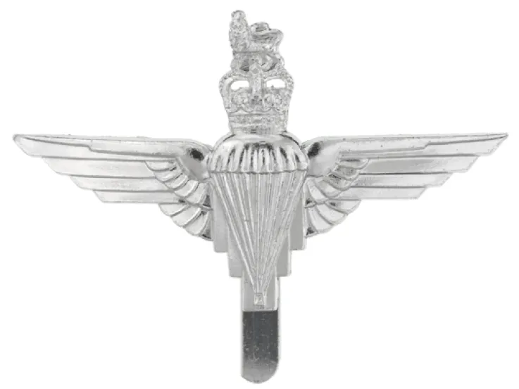 Other ranks cap badge, The Parachute Regiment, c1973
