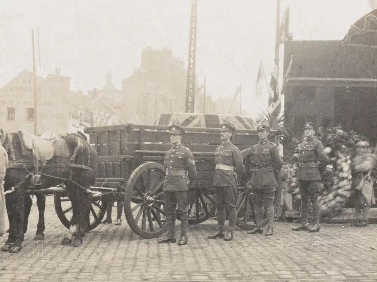 The coffin of the Unknown Warrior borne in a wagon with a guard of Allied soldiers, 10 November 1920