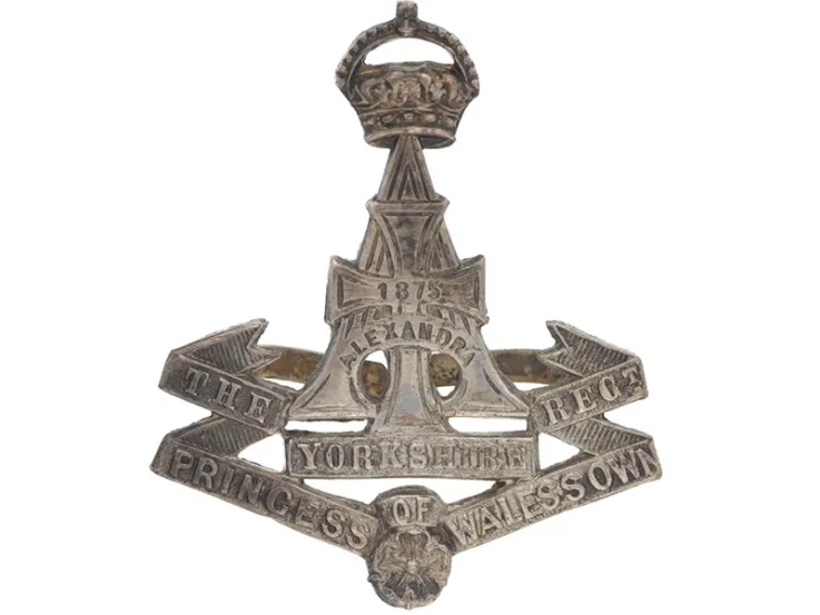 Officer's cap badge, The Green Howards (Alexandra Princess of Wales’s Own Yorkshire Regiment), c1904