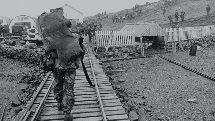 5th Infantry Brigade disembarking at San Carlos, Falkland Islands, 1982