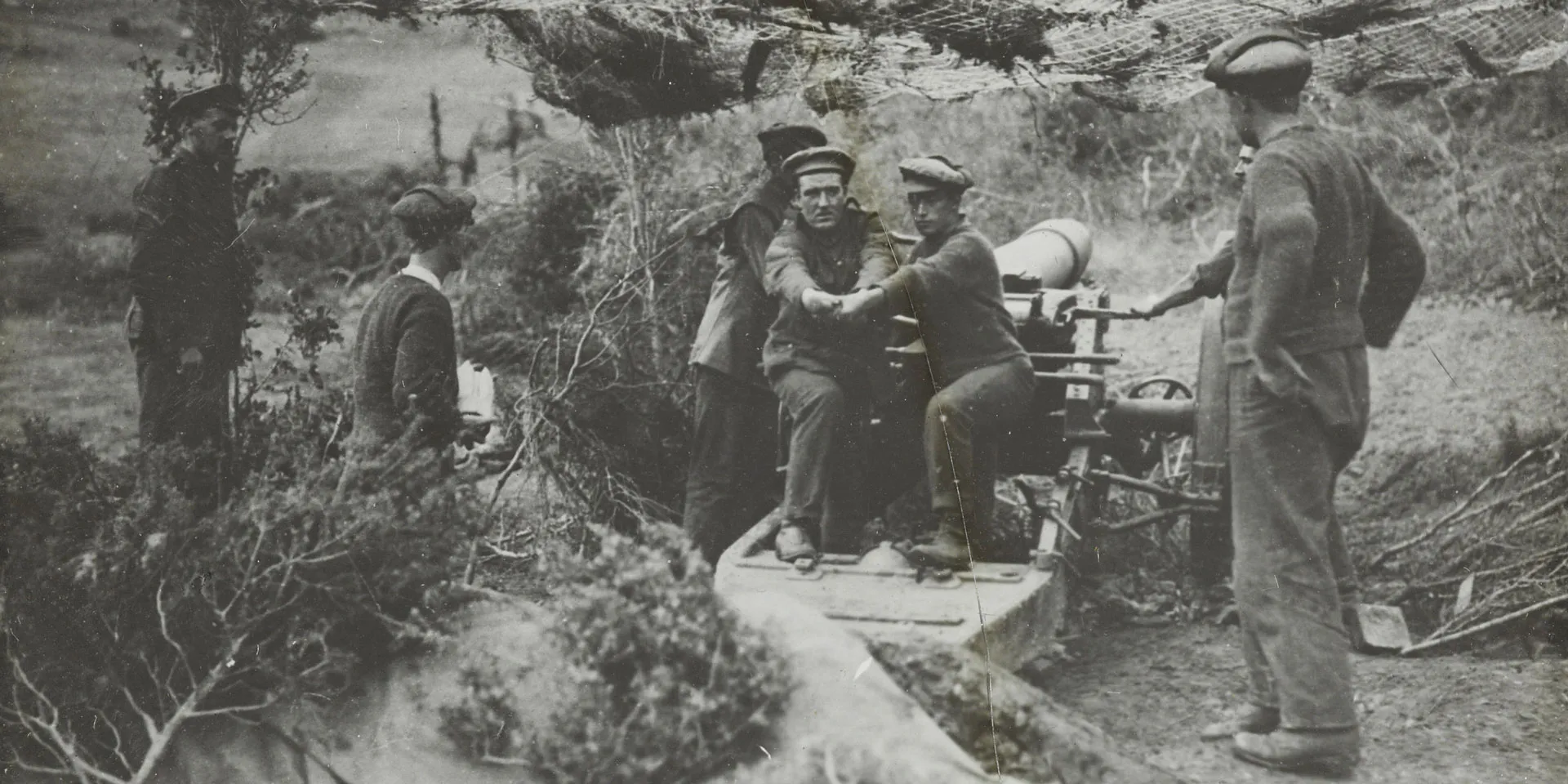 A 6-inch howitzer in a camouflaged position on the Doiran Front, 1916