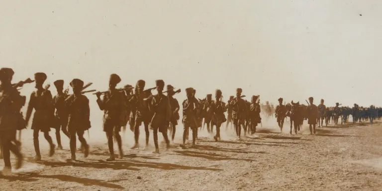Soldiers on the march in Mesopotamia, November 1917