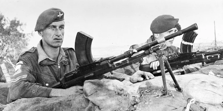 Men of 3rd Battalion, The Parachute Regiment, on guard at a water filtration plant, Suez, 25 December 1951