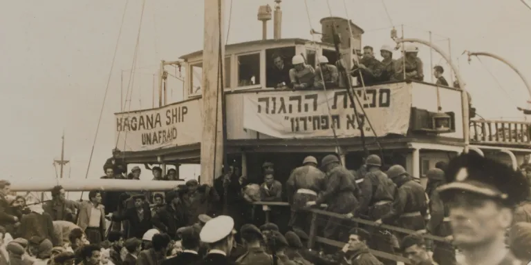Troops of 6th Airborne Division searching a Jewish immigrant ship, Haifa, 1948