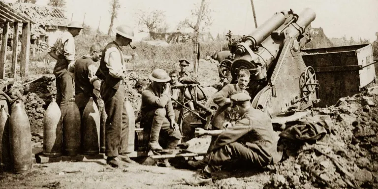 British gunners take a break during the bombardment of Zonnebeke, 1917