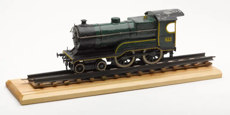 Model of a London and North Eastern Railway engine and carriage, c1943 