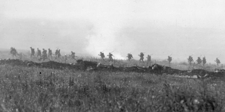 Infantry advance on the first day of the Somme, 1 July 1916