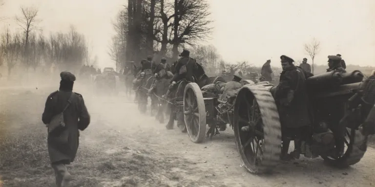 ‘The German offensive. British guns going forward’, 1918