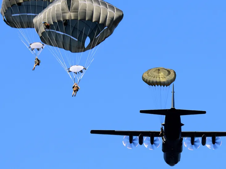 Airborne forces training exercise, 2016
